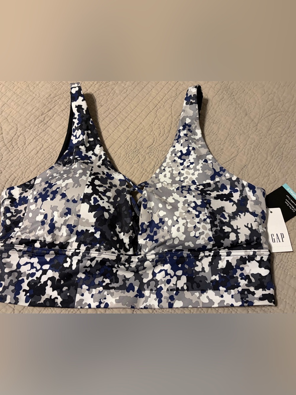 GapFit women’s low impact sports bra. Size medium. Blue/gray/black camo. NWT